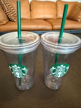 Starbucks Clear Plastic Cold Cups with Green Logos and Green Straws (Pair) 16oz